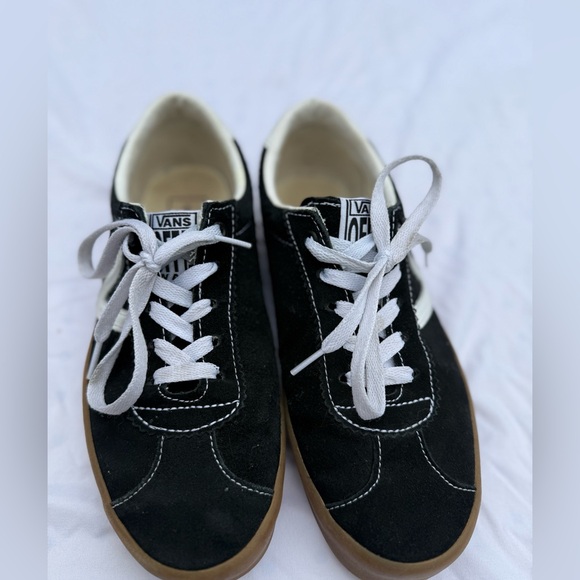 Vans Sport Low Black and White Sneakers with Gum Sole women’s size 9/ men’s 7 - Picture 1 of 10